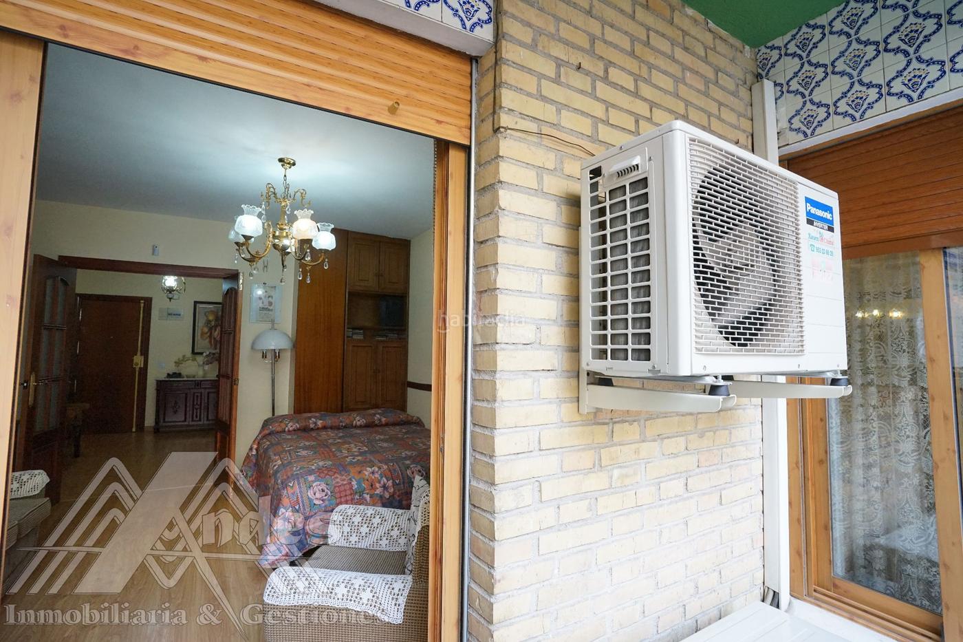 Amplia vivienda con terraza y patio en el Paseo de la Estacin. Jan