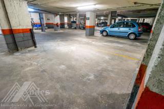 Autoparkplatz  La fuente
