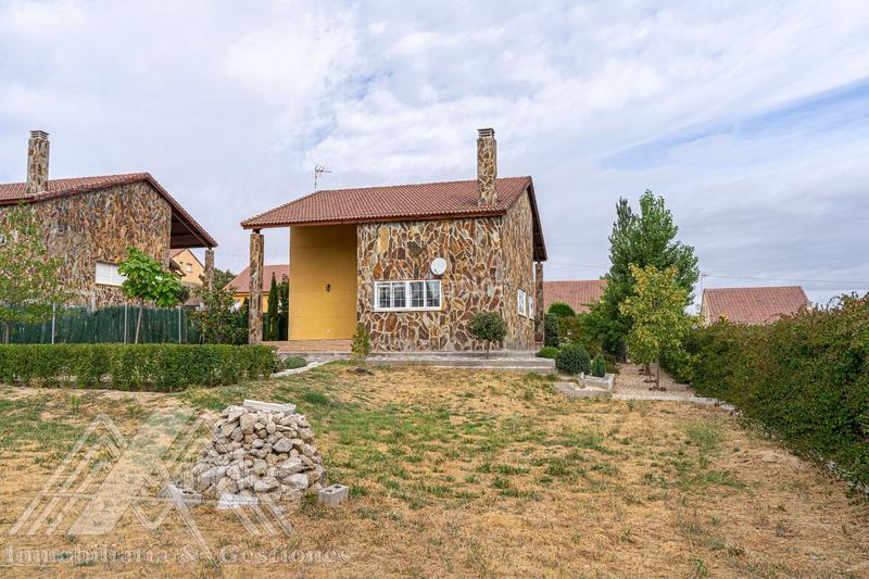 Foto 27697dbb-d300-42c9-ae56-70cadf7fd11d. Casa amb calefacció a Zarzuela del Monte