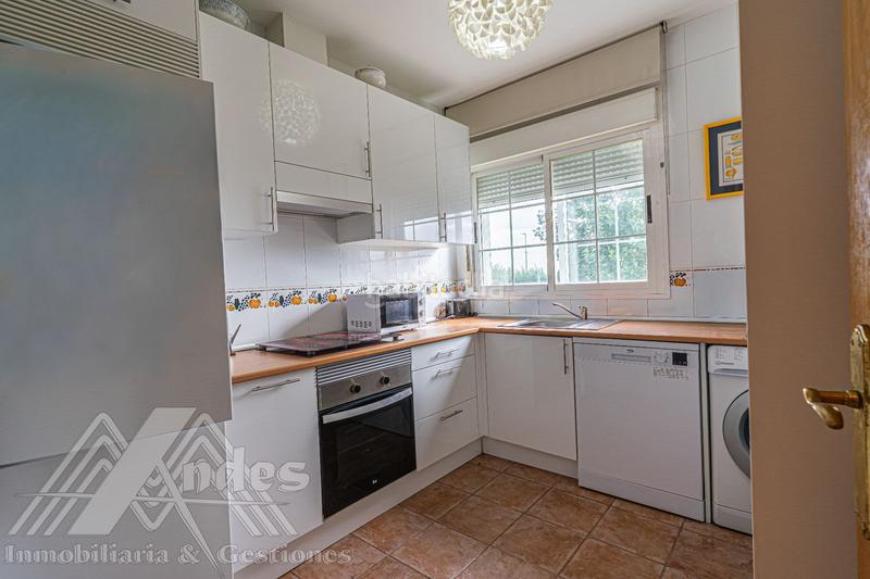 Foto 3d1a4714-4a63-46bf-970f-90c67079a0cf. Casa amb calefacció a Zarzuela del Monte