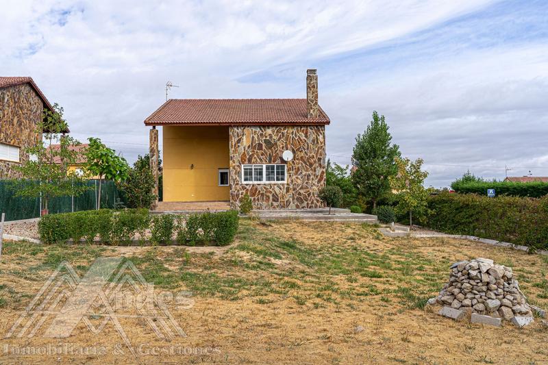 Foto 4fbc9ee0-8837-4f33-8e98-bffe7415549f. House with heating in Zarzuela del Monte