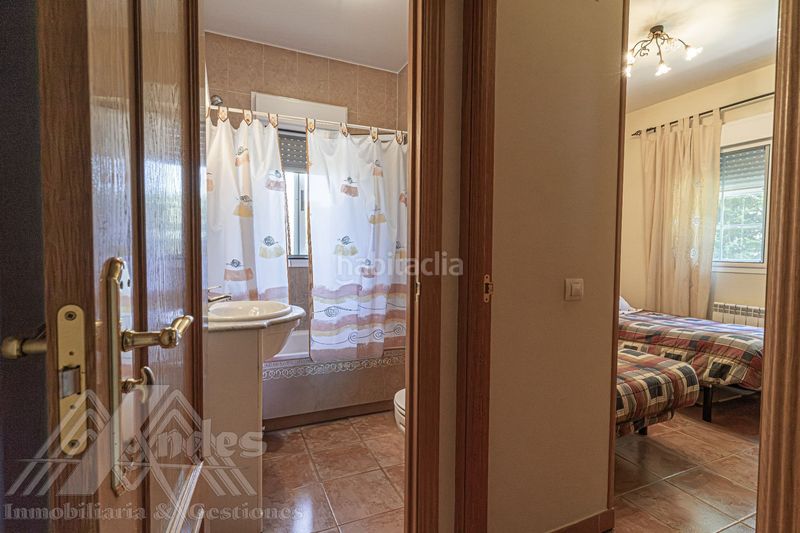 Foto 587b622a-5d66-434b-9fe1-0f9587fc30a2. Casa en Zarzuela del Monte