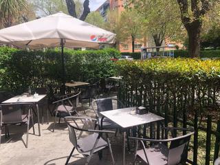 Traspàs Local Comercial a Artilleros 128. Local en traspaso en vicálvaro  casco histórico.