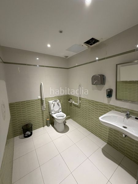 Foto acbe07f0-6bd3-49ca-b26b-7b9cdb2dde81. Location local commercial dans avenida de españa 23 dans Coslada