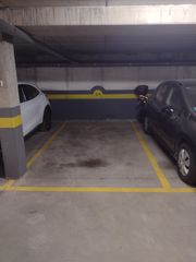 Lloguer Aparcament cotxe a Calle oriente 38. Se alquila plaza de garaje