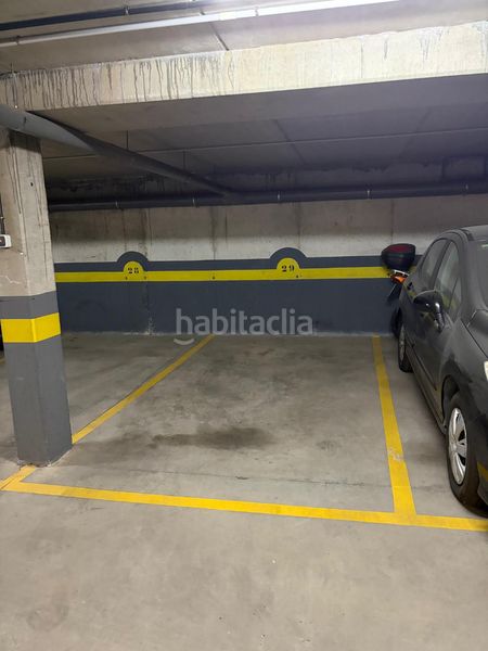 Foto f74380f8-dc56-488c-8d35-45776da5c20a. Aparcament cotxe a Brunete