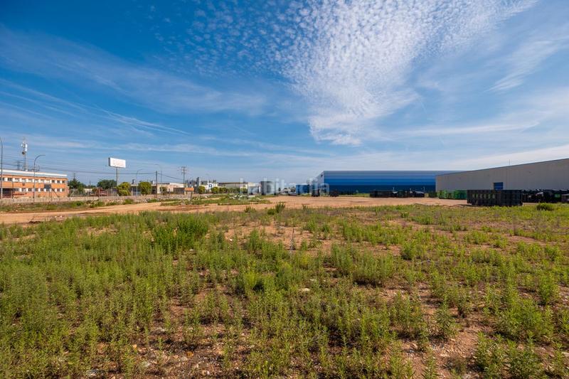 Foto be724f03-bd97-4f90-bdd5-ccf74ad8b01a. Solar industrial a Marchamalo