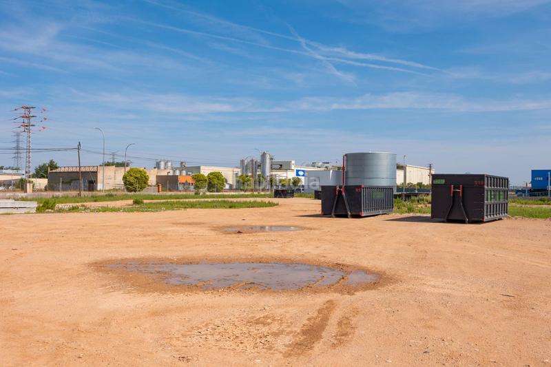 Foto 65aaa908-e0e4-415f-816b-e26fe49e8af3. Terrain industriel dans Marchamalo