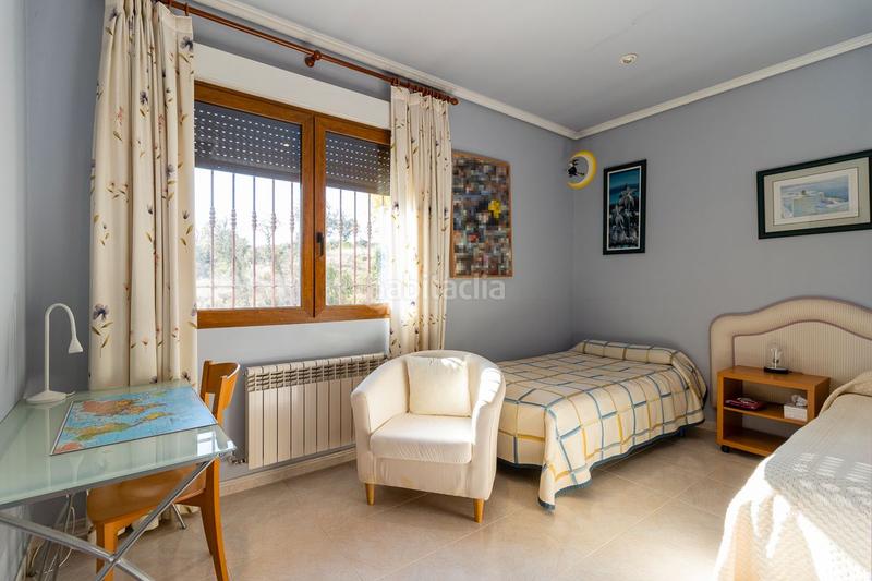 Foto 28bd37ce-a07b-4c8a-98cc-e82e6fdac1f2. Chalet mit heizung parking pool in Salud y Alegría - El Lago Torrelodones