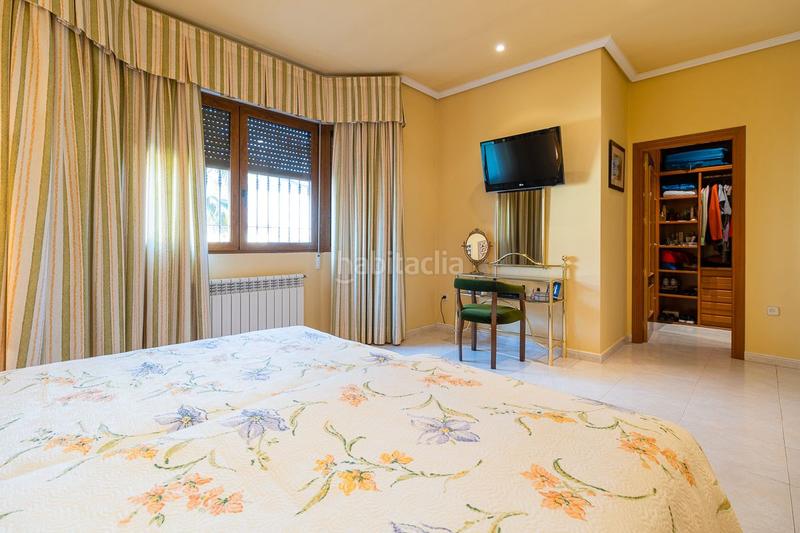 Foto 323dabcf-607e-403f-b9da-a527b38f5550. Chalet mit heizung parking pool in Salud y Alegría - El Lago Torrelodones