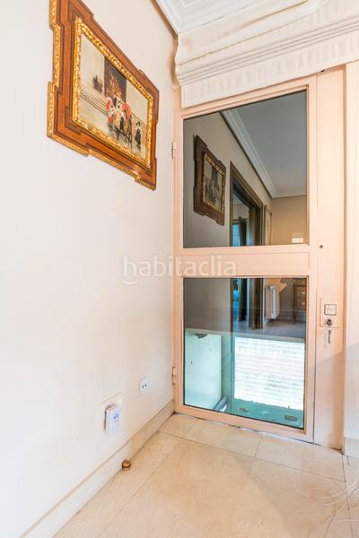 Foto 6da31183-f6e8-40c1-a9da-4713395e810a. Casa aparellada amb piscina a Pueblo Pozuelo de Alarcón