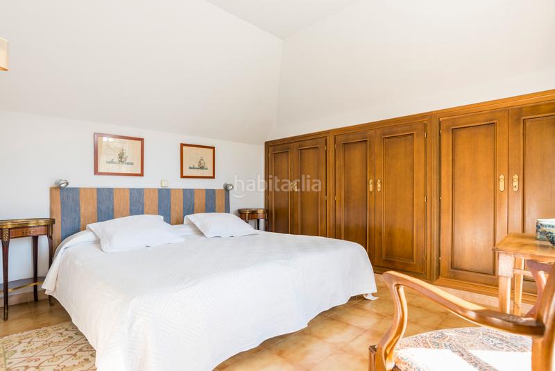 Foto bfb7965f-649d-406a-9dbe-7579c6ea5768. Casa aparellada amb piscina a Pueblo Pozuelo de Alarcón