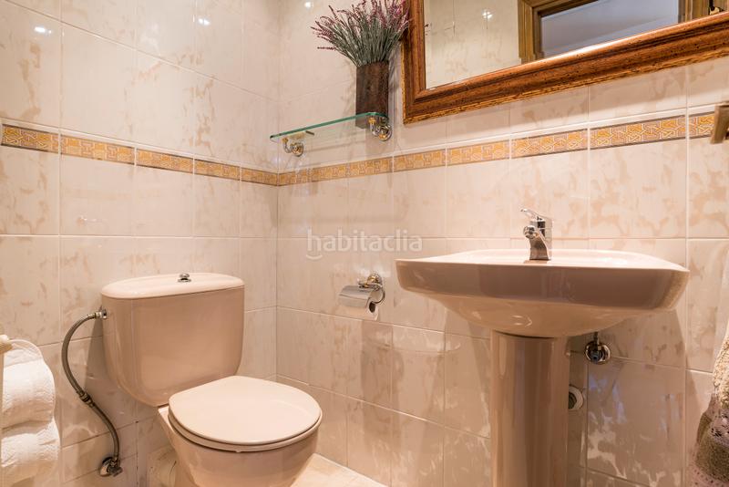 Foto b2bb4499-abd0-460e-b2c3-b4addfc5b0a1. Casa bifamiliare con piscina in Pueblo Pozuelo de Alarcón