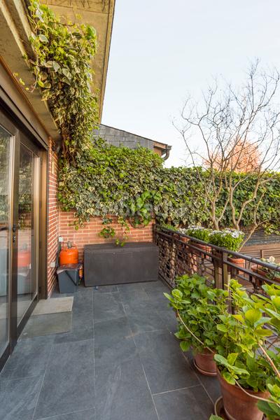Foto f5f72b24-7309-4ff8-a7d4-47ba94ef5274. Casa bifamiliare con piscina in Pueblo Pozuelo de Alarcón