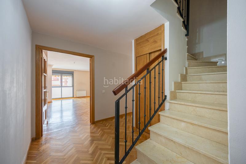 Foto df8e8380-12b2-4b2e-9f98-4bc0d7b245b2. Duplex con parcheggio in Santa Bárbara Toledo