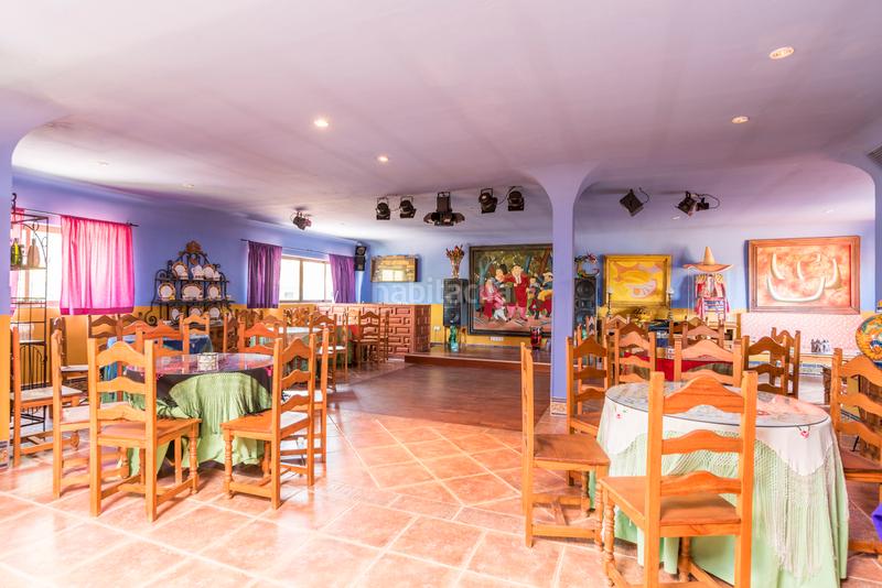 Foto 2e423d00-a29f-43d2-819d-d4f007998e25. Chalet mit parking pool in Urbanización Este-Montepríncipe Boadilla del Monte