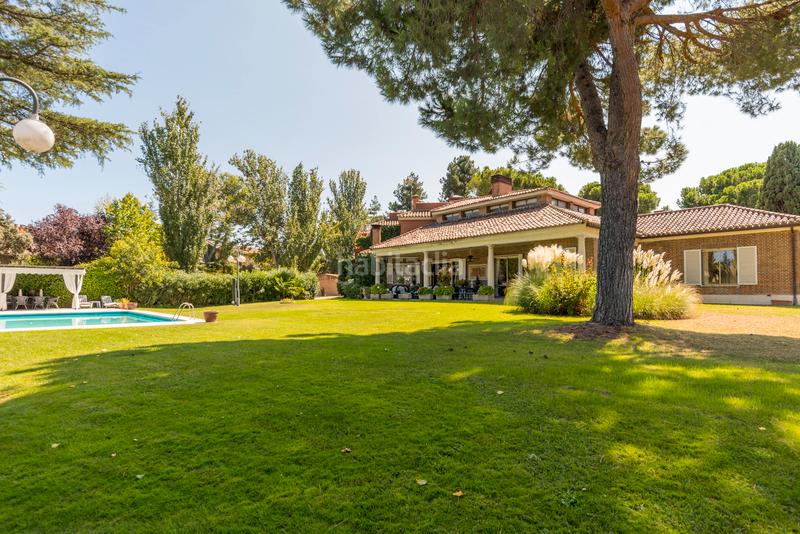 Foto 618bdaaf-ade0-4ee4-9e0e-2c455964937f. Chalet mit parking pool in Urbanización Este-Montepríncipe Boadilla del Monte