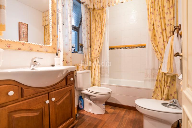 Foto ce9c0461-fa90-4cd0-83d7-f536dc67a236. Chalet mit parking pool in Urbanización Este-Montepríncipe Boadilla del Monte