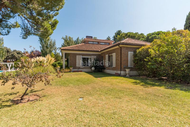 Foto db02d98b-dea4-4cce-89f3-e0cb663175c7. Chalet mit parking pool in Urbanización Este-Montepríncipe Boadilla del Monte