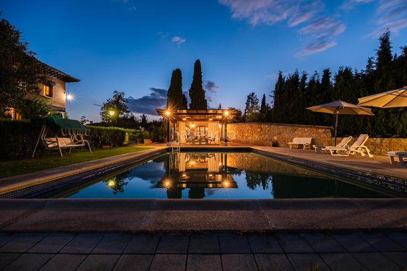 Foto 48cd14b4-f2d4-4ca0-8b21-860392cf587c. Chalet with parking pool in Los Cigarrales-La Bastida Toledo