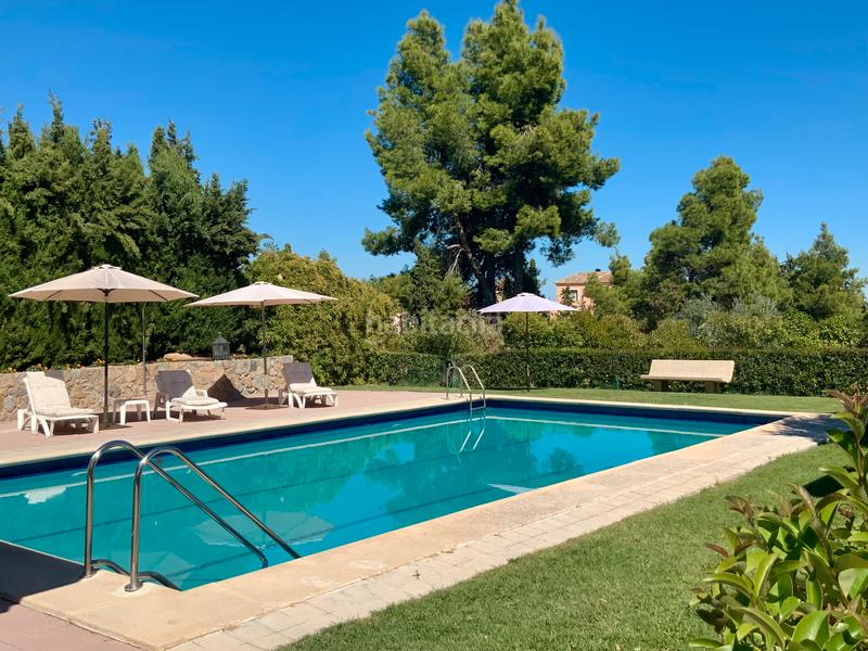 Foto 973801d4-110a-44a0-aec4-f0680bfeb861. Chalet en Los Cigarrales-La Bastida Toledo