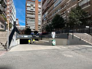 Autoparkplatz in Castillejos-Cuzco