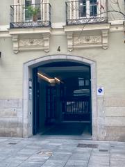Aparcament cotxe a Calle de columela 4