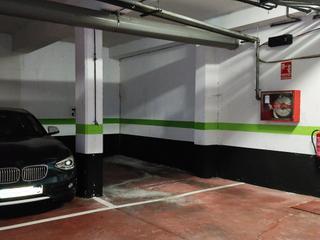 Aparcament cotxe a Calle de antonio larrazábal 13