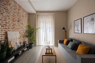 Flat in Calle de Jesús y María 25