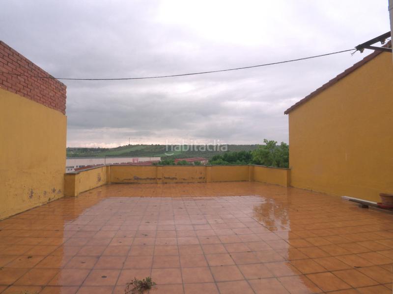 Foto f998cd33-43ba-4e7c-9123-43d4e8be0bd2. Edificio en calle san sebastián 40 en Cabanillas del Campo