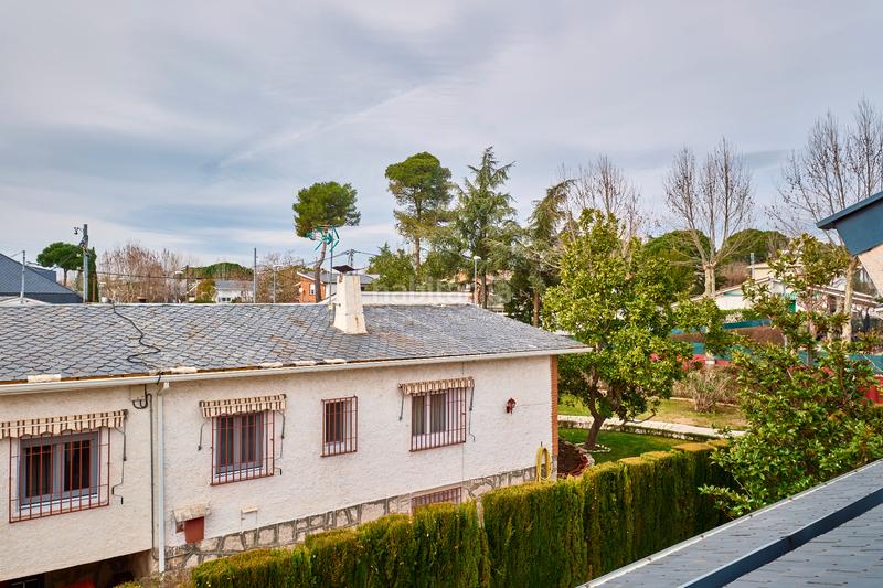 Foto 5336fe1b-aaf5-4bb5-86fd-c6b6ec9e6d64. Chalet with heating parking in Los Arcos-Viviero Colmenar Viejo