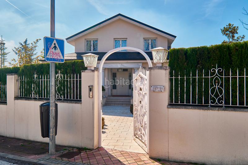 Foto de41eed8-a04f-43fa-9331-330e8f58dca2. Chalet with heating parking in Los Arcos-Viviero Colmenar Viejo