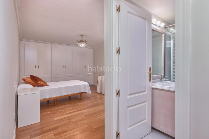 Foto f8e9b804-8fce-4e0f-bd28-44ef29db4b91. Chalet with heating parking in Los Arcos-Viviero Colmenar Viejo