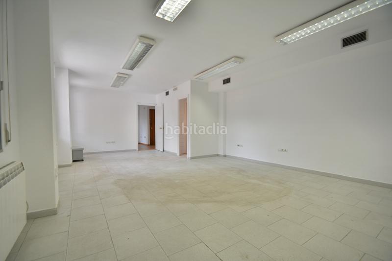 Foto bde203cd-9564-43bf-91ba-df445bec27ec. Location bureau avec chauffage dans Peñagrande Madrid