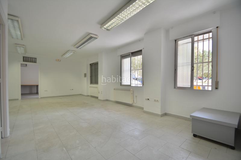 Foto 0b7759ba-46b2-4ec6-8d4e-437ce64dcc11. Miete büro mit heizung in Peñagrande Madrid