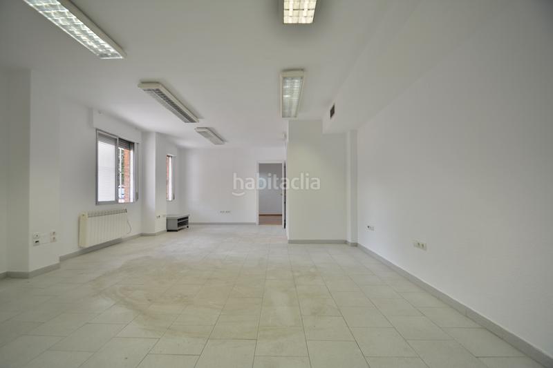 Foto 4cdc2d1d-dfc7-4424-8d84-a825add78523. Alquiler oficina en Peñagrande Madrid
