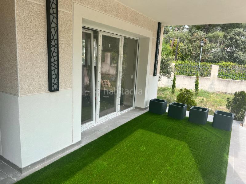 Foto ab9a691b-e636-40a5-b27f-f550a752b019. Chalet dans calle de los nardos 301 dans Marugán