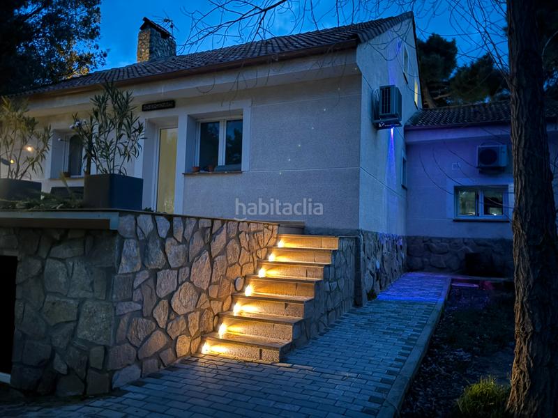 Foto d7221c35-4fa2-42ae-90a0-a17a54d291fa. Chalet dans calle de los nardos 301 dans Marugán