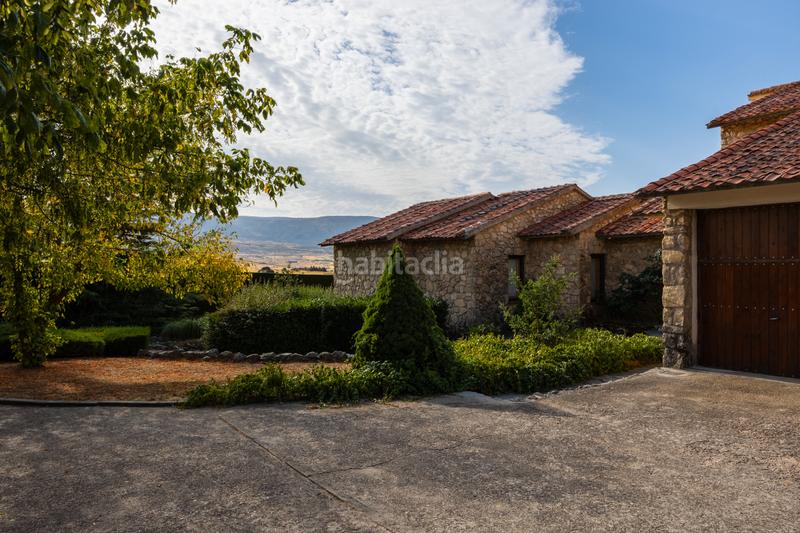 Foto a1b008f0-e912-433c-b3d1-20d52b12b61d. Chalet en Torrecaballeros
