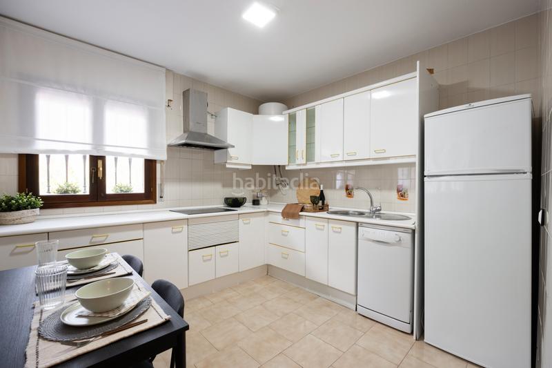 Foto 1d8998d2-fc00-4d68-b6d3-ea0af7080b8e. Chalet dans avenida de vigo 45 dans Alpedrete