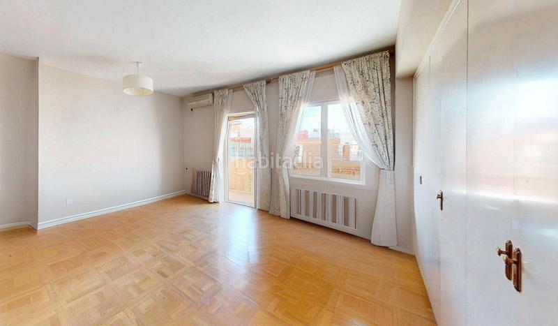 Foto 5356512c-c00a-47c4-9956-7dcac2b85af9. Flat with heating parking in Hispanoamérica-Bernabéu Madrid