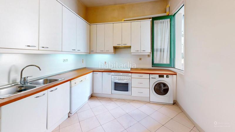 Foto bd1fb412-d432-4ada-bf76-4b350a582e45. Flat with heating in Almagro Madrid