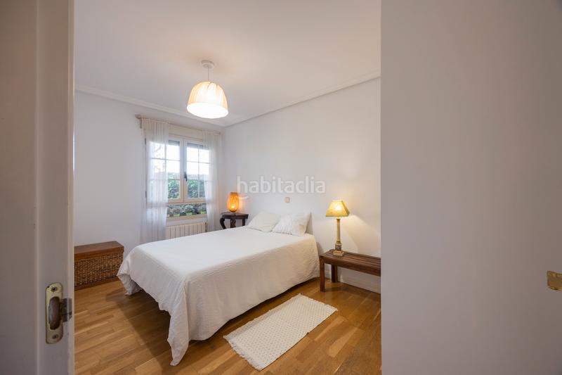 Foto fea4c230-1d6f-4ae5-bb27-f7dc6d373e0c. Miete etagenwohnung mit parking pool in Valdemarín Madrid