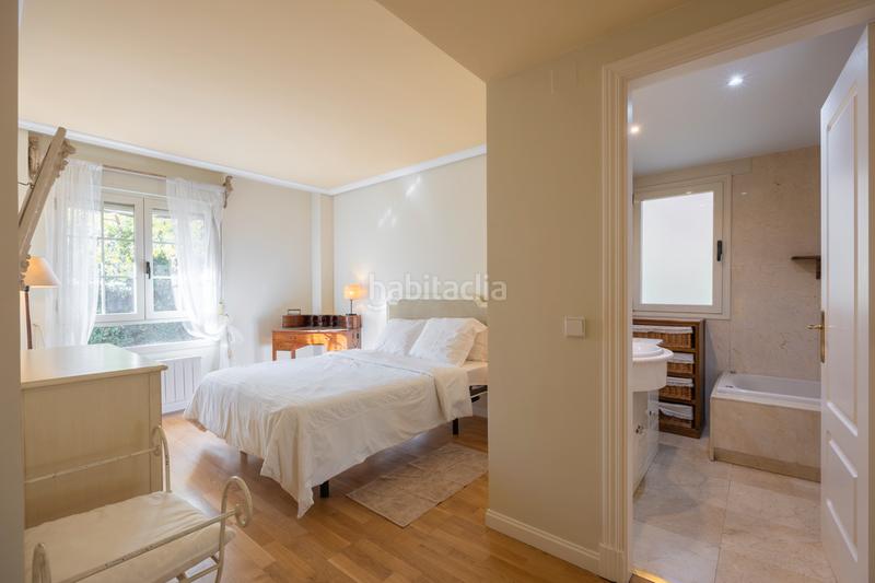 Foto 341590bb-d621-4ebc-afc7-a5bf2cc7a0bf. Rent flat with parking pool in Valdemarín Madrid