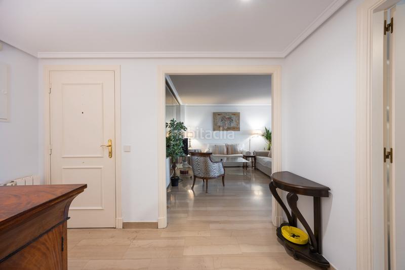 Foto 4c092c1b-a351-4972-9c63-e29fc2a71bc8. Rent flat with parking pool in Valdemarín Madrid