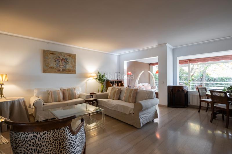 Foto c0fc7699-9252-4540-a93a-e8ad67818b9c. Rent flat with parking pool in Valdemarín Madrid