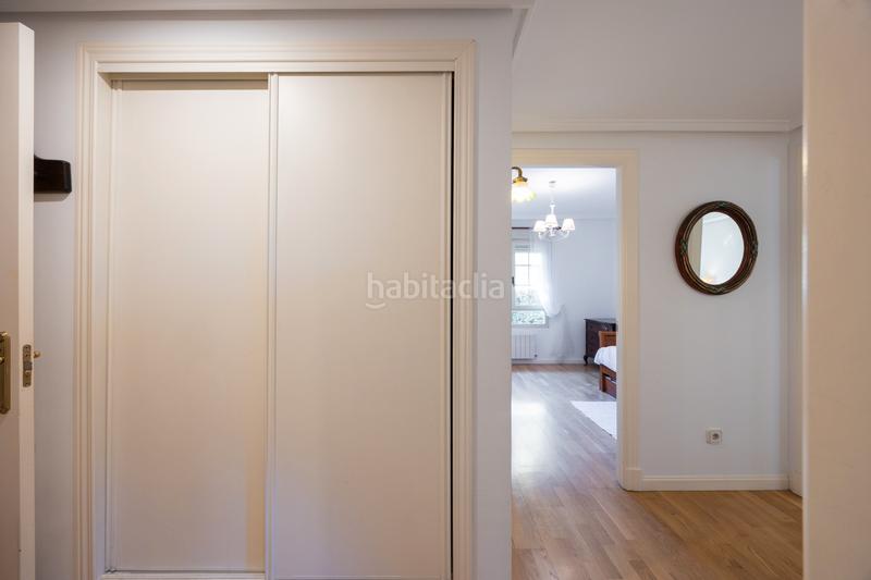 Foto ce665ef9-a8dc-4a50-84e3-8a1e65f01ac1. Rent flat with parking pool in Valdemarín Madrid