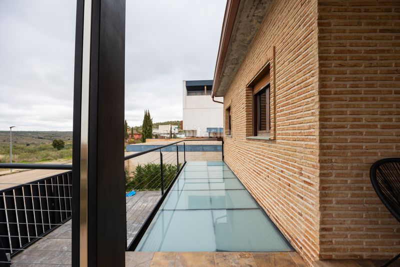 Foto bf9d28ba-f63e-43ed-b328-ad41b2c4926b. Xalet amb calefacció aparcament piscina a Layos