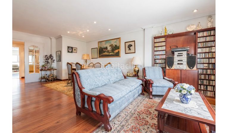 Foto 2a5ca060-2f92-4db6-a42b-4d7a902308ae. Pis amb calefacció aparcament piscina a Nueva España Madrid