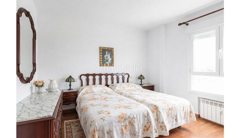 Foto 3870388d-9755-4fdd-8673-93f8580090f8. Pis amb calefacció aparcament piscina a Nueva España Madrid